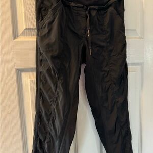 Lululemmon black joggers very good condition size 8